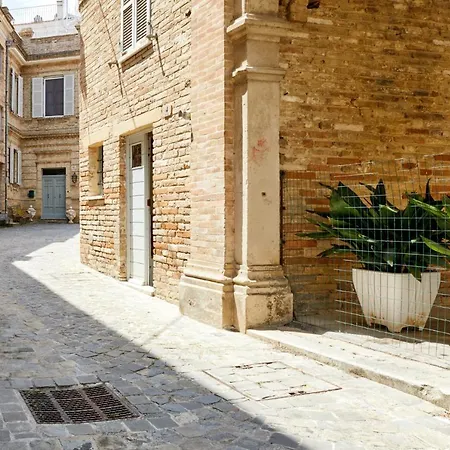 Relax & Peace In The Historic Center Holiday home Lapedona